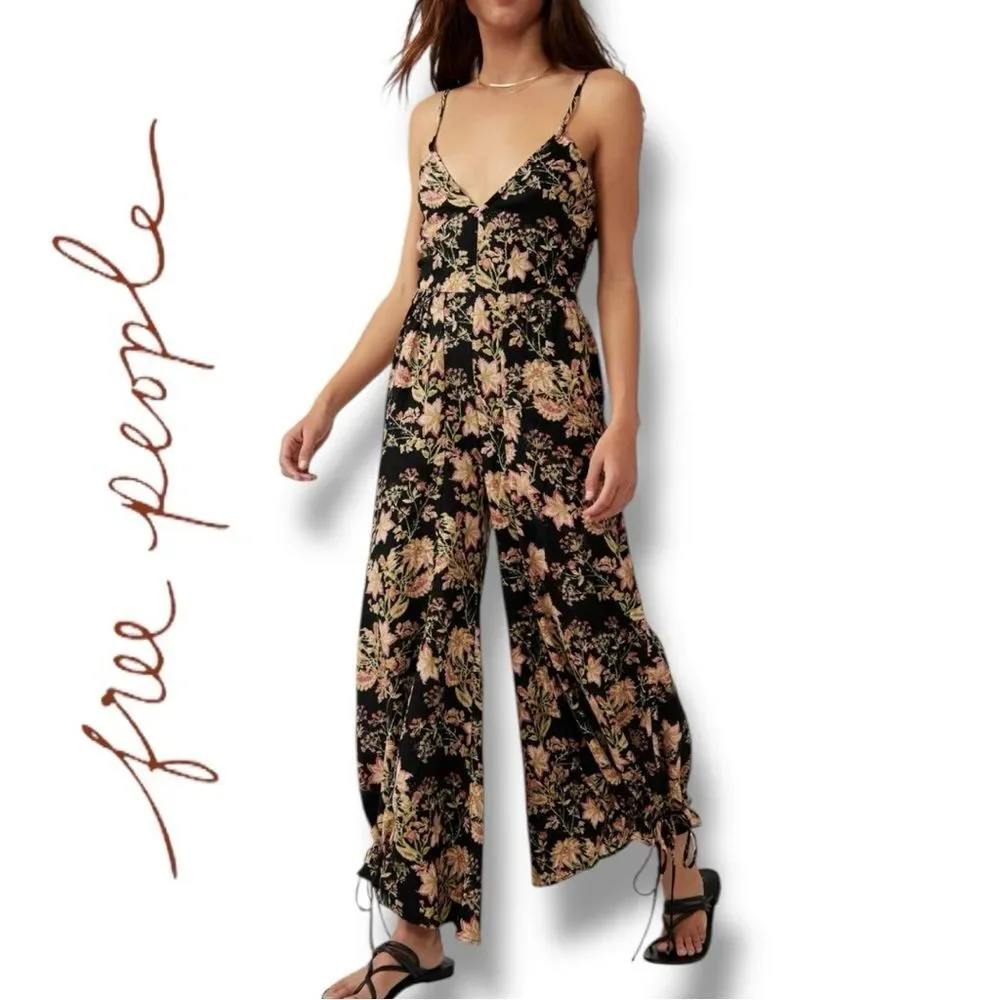 FREE PEOPLE Women’s Stand Out Floral Print One-Piece/Jumpsuit in the Size Large